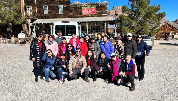 Excursão a Seven Magic Mountains, Nelson e Pioneer Saloon - Photo 5, Foto em grupo!
