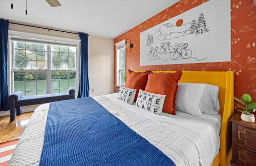 LKJ - Lakefront Home, Hot tub, Fire Pit, Games and Movie Room! - Foto 37