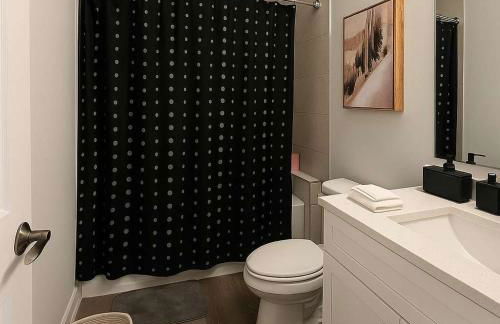 Spacious 4BR Home- Perfect for Groups WV1 - Foto 22