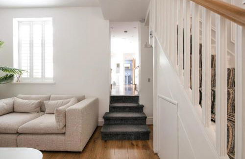 Spacious 3 Bedroom Home with PS5 and Pool Table Near O2 Arena Canary Wharf and Elizabeth Line to Central London - Foto 8