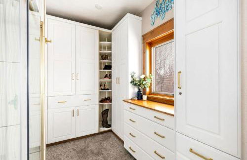 Great Falls Luxe Haven 4BR Gym Office and Hot Tub - Foto 28