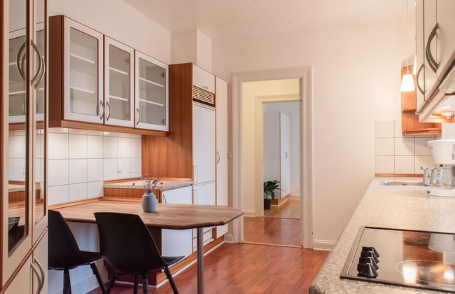 Sanders Boulevard - Smart 3-bdr Apt By the Canal - Photo 26