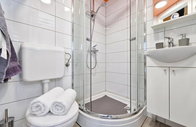 Holiday House Dora - Nice home with nice forest view and Outdoor swimming pool, Whirlpool-Jacuzzi, Sauna, 2 bedrooms and WiFi - Foto 18