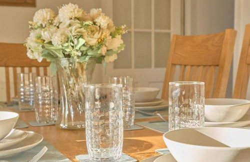 Cosy 2BR Cottage Steps to Town & Peak District - Photo 19