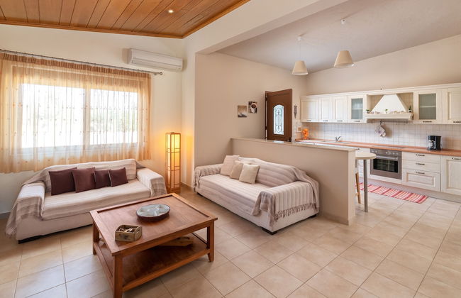 Madia Villa - Photo 5