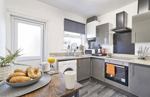 Beautiful Spacious four bedroom house with parking for 2 cars, 5 minute walk to southend station - Foto 30