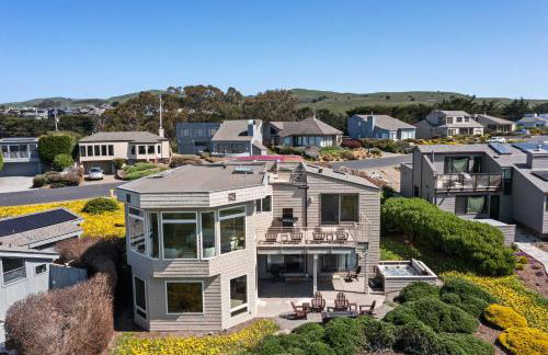 Breathtaking Views of the Pacific Ocean Rooftop Balcony Gourmet Kitchen and Hot Tub overlooking Golf Course - Foto 39