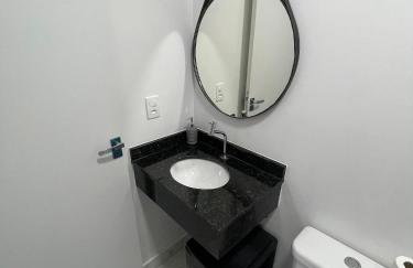 Imóvel climatizado, localizado em um prédio novo e equipado com tudo o que você precisa para uma experiência de hospedagem incrível na cidade de Toledo. - Photo 6