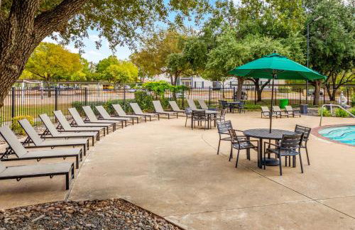 ATX Retreat Close to UT, DT & Lady Bird Lake - Photo 28