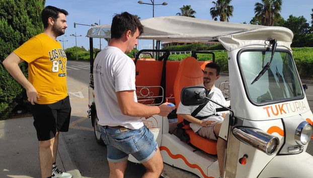Tour privato di Valencia in tuk tuk - Foto 4