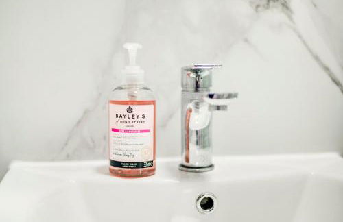 2 Bedroom Apartment in Brixton with Wi-Fi - Photo 10