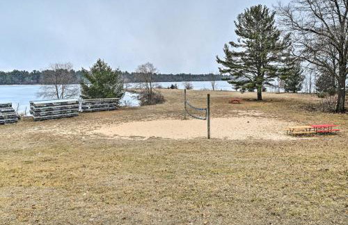 Waterfront Castle Rock Lake Cabin with Deck and Grill - Foto 26