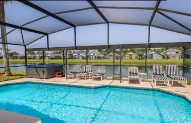 Sunny South Facing Pool with Hot Tub and Lake View Near Disney - Foto 6