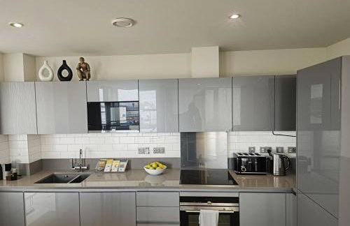 CityScape - Greenwich 2-Bed flat - Photo 3