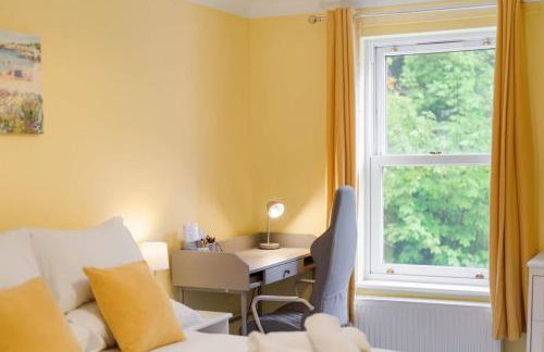 Stylish Apartment with Private Parking Torquay - Foto 16