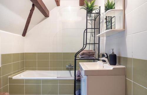 Résidence de 80 m2 avec balcon & cour alsacienne - début Route des Vins - Foto 6