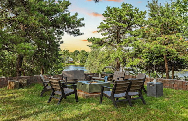 For Lake Sake by Avantstay Lakefront + Hot Tub + View - Photo 60