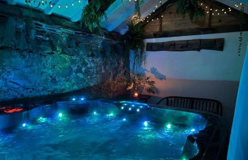 Cozy 3-Bed Cottage with Hot Tub - Foto 6