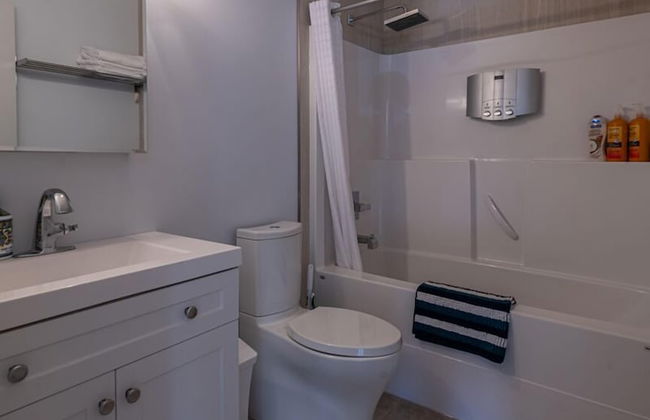 P1 - Private Hot Tub - 3 Bedroom Home - Mountain View - Photo 22