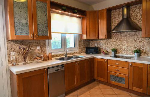 Corinthian Green Villa - Photo 15