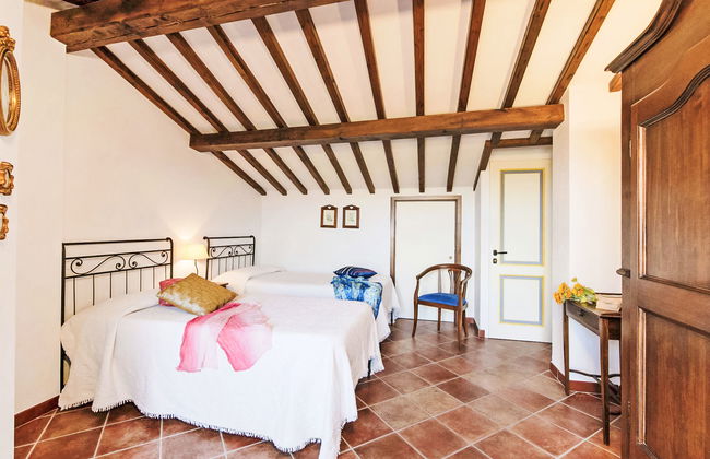 2 bedroom Apartment in San Gimignano with swimming pool and garden - Photo 10