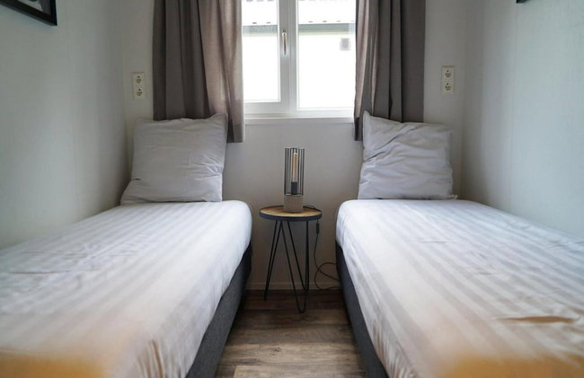 Modern Chalet in Kampen in Holiday Park - Photo 2