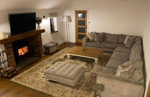 Secluded Countryside Home, Hot Tub, Onsite Pub, Pool Table, Sleeps upto 13, Perfect for a family get together - Photo 18