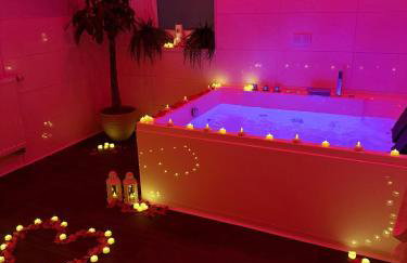 Wood Spa Wellness Suite mit Whirlpool & Sauna nahe Göttingen - Foto 8