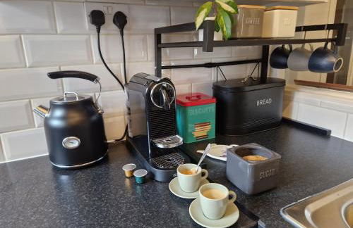 West Street Views #1 - Peaceful town centre apartment - Photo 6