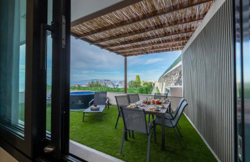 Apartamento de Lujo con Jacuzzi Privado, Piscina y Vistas al Mar - Foto 45