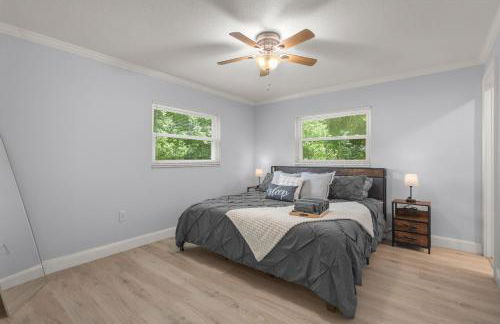 Cozy 4BR King Suite Home by WEC & Downtown! - Foto 35