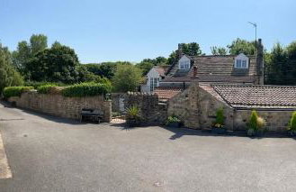 Richmond Hill Cottages, Exclusive 6 bedroom Farm House, Markington with heated pool - Photo 30