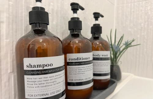 Families, Contractors, BIG bedrooms and Secure parking - Foto 19