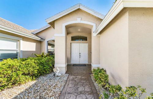 Lazy days and lake views. Beautiful Naples pool home - Foto 16