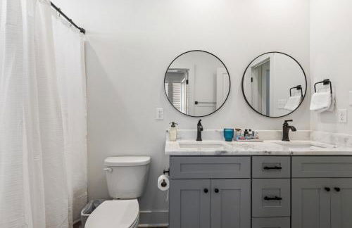 NEW Acadian House KING Bed Cajun Luxury Nespresso - Foto 14