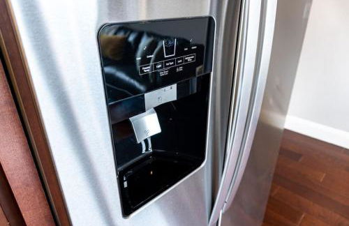 HostWise Stays - The Washington at Chatham - Park Free, Gym, More! - Foto 41