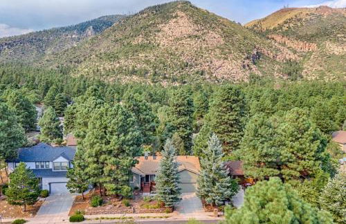 Skyline Stargazing Cabin with hot tub - Photo 3