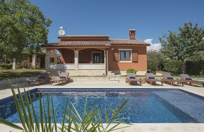 Villa in Peroj With Private Pool & Near Beach - Foto 23