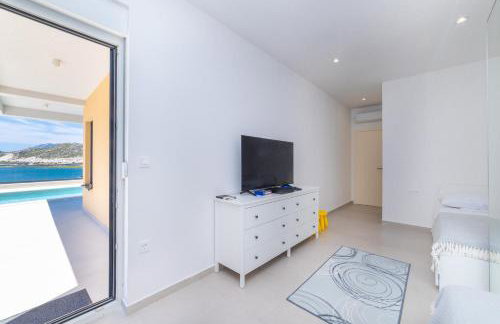 Familiy Villa Navis with heated pool - Photo 53