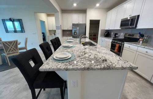 Brand-New, Beautiful & Stylish Home in Sacramento! - Foto 6