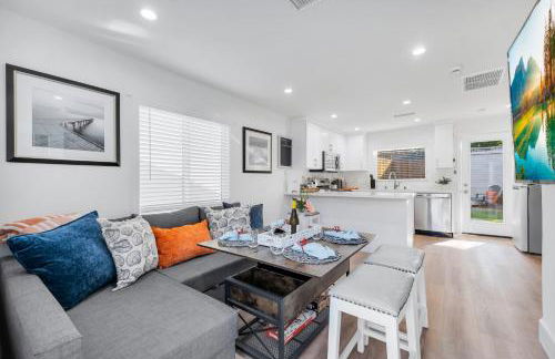 Cozy Cottage, Brand New, fully Private, walk to Everything - Foto 16