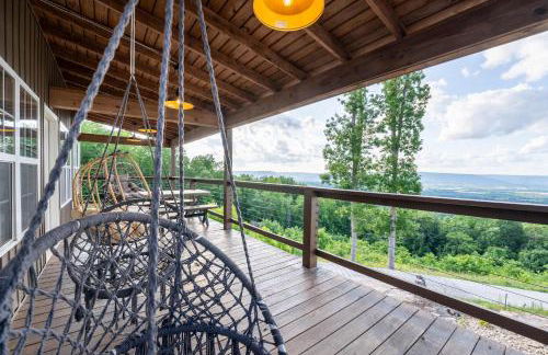 Mountain High Cabin with hot tub fire pit & indoor pool - Foto 31