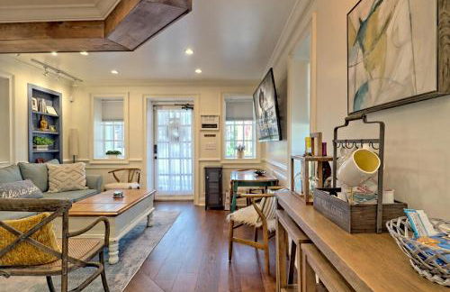 King Bed Bungalow Just Feet from Historic Main Street - Foto 6