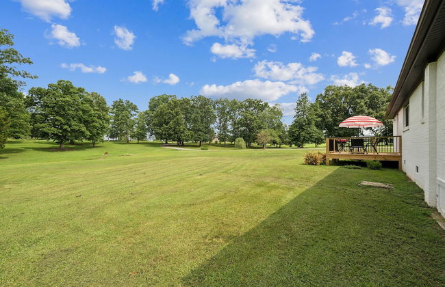 Tranquil Cozy 3br Home With Deck & Bbq 3 Bedroom Home by RedAwning - Photo 27