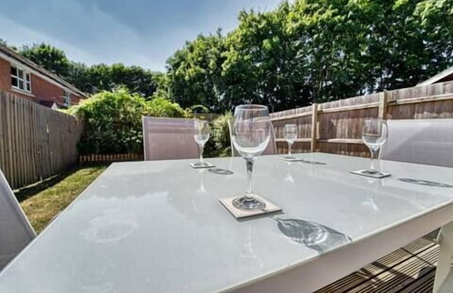 Host Stay Walkers Lane House - Photo 3