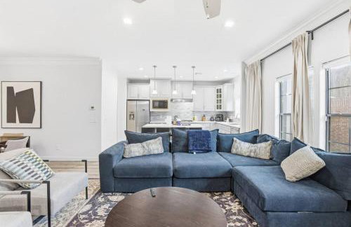 O18B Spacious 3BR Home Sleeps 10 With 2 Living Areas - Foto 14