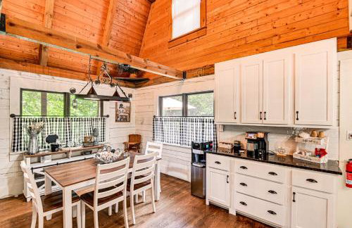 Peaceful Mt Juliet Cabin with Patio and Fire Pit - Foto 8