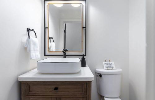 Lake View Modern Farmhouse Hot Tub 2 Suites - Foto 46