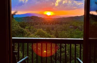 Amazing Views~Secluded Retreat~HotTub~GameRoom - Foto 8