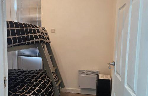 Modern 2-Bedroom Apartment Near Central London - Photo 5